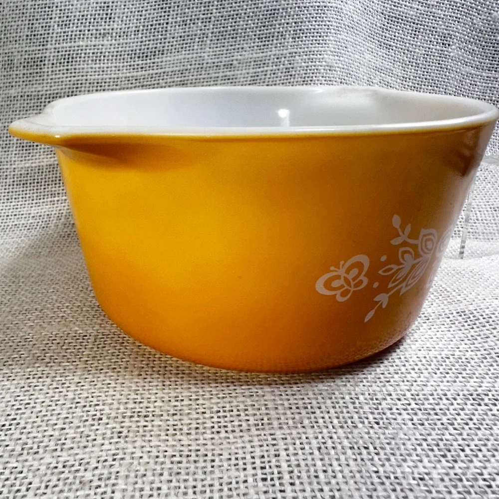 Vintage Pyrex 473-B Butterfly Gold 1 Qt Cinderella Casserole Dish No Lid